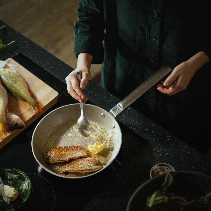 Сковорода Fiskars Norden 26 см з мінеральним покриттям (1067632)