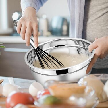 Чаша Herogo с крышкой, набор салатников из нержавеющей стали из 5 шт., размер 4,5 л / 2,7 л / 1,5 л / 1,2 л / 0,7 л, штабелируемая миска для смешивания и сервировки на кухне, включая принадлежности для выпечки, можно мыть в посудомоечной машине (черный)