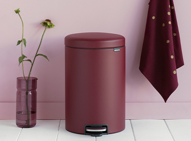 Сміттєвий бак з педаллю 20 л безшумний мінерально-бордовий NewIcon Brabantia