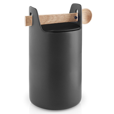 Ємність для зберігання з ложкою чорна 20 см Eva Solo