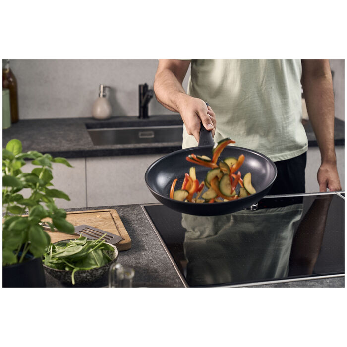 Сковорода 28 см с антипригарным покрытием Madura Plus Zwilling