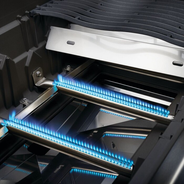 Газовый гриль c задней инфракрасной горелкой Napoleon Rogue 425 RSB RB425RSBPK-1 Код: 010692