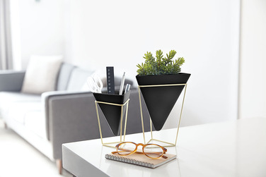 Декор настільний trigg чорний-латунь Umbra