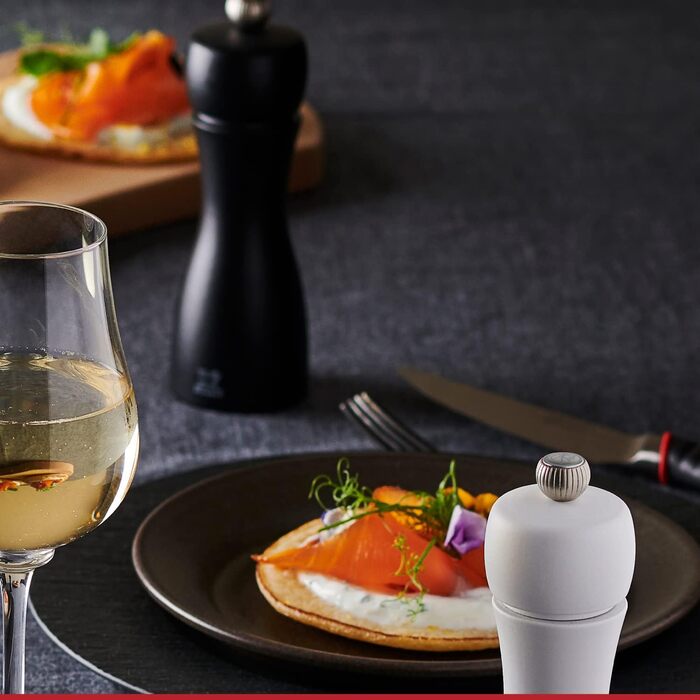 Млин для перцю Млин для солі Таїті 20 см Дует Перець Кристалічна Сіль - Класичне регулювання помелу - Виготовлено з деревини, сертифікованої PEFC - Французьке ноу-хау - Чорно-білий матовий (Pepper Mill, Matt Black)