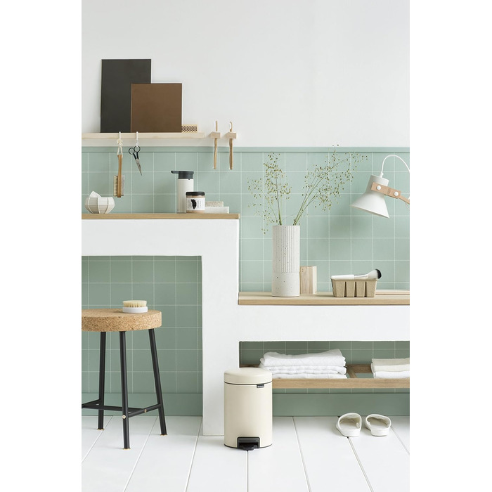 Сміттєвий бак з педаллю 3 л безшумний мигдальний NewIcon Brabantia