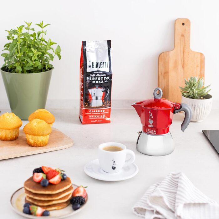 Кавоварка Moka Induction 150 мл на 4 чашки, червоний Bialetti