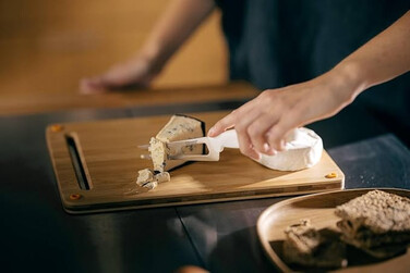 Ніж для м'якого сиру Fiskars Functional Form  (1015987)