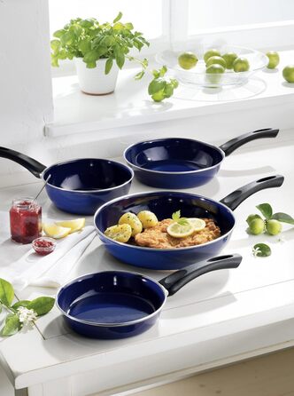 Сковорода емальована, діаметр 24 см, висота 5,6 см, синя з чорною пластиковою ручкою Riess