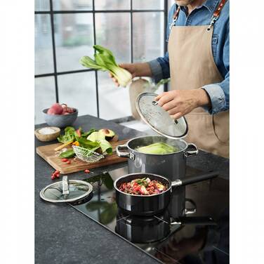 Каструля 20 см Black Fusiontec WMF