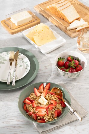 ARDESTO Тарілка обідня Capri, 26.8см, порцеляна, біло-зелений