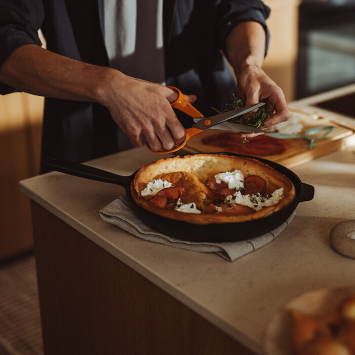 Сковорода чавунна Fiskars Folken 28 см (1075699)