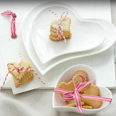 Блюдо Maxwell & Williams WHITE BASICS HEART фарфоровое, 17 х 17 х2,5 см