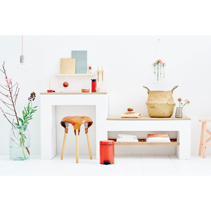 Мусорный бак с педалью 3 л бесшумный красный NewIcon Brabantia