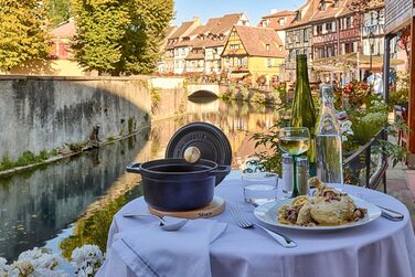 Чавунна жаровня/кокотниця STAUB, кругла, 8,35 л, функція Ароматичний дощ для оптимального зволоження, для всіх типів варильних поверхонь, включаючи індукційні та духові шафи, (чорна, 16 см)