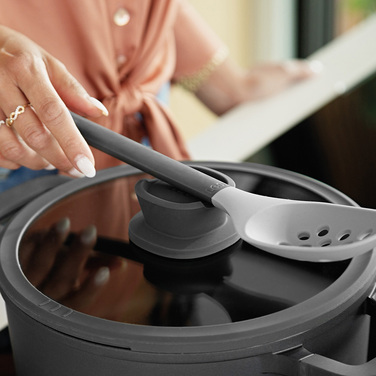 Сковорода-вок з кришкою з антипригарним покриттям діам. 28 см, 4,4 л Berghoff