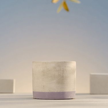 Свічка Bougies La Française у кашпо BETON, лаванда-лемонграс, 9 х 9 х 7,5 см, 180 г