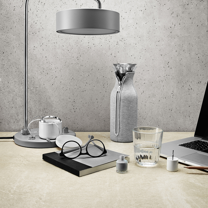 Графін для холодних напоїв 1 л світло-сірий Kuhlschrankkaraffe Eva Solo