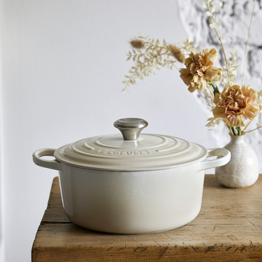 Каструля / жаровня 28 см Meringue Le Creuset