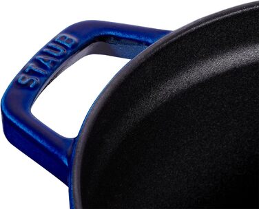 Кастрюля чугунная круглая 30 см с крышкой, темно-синяя Staub