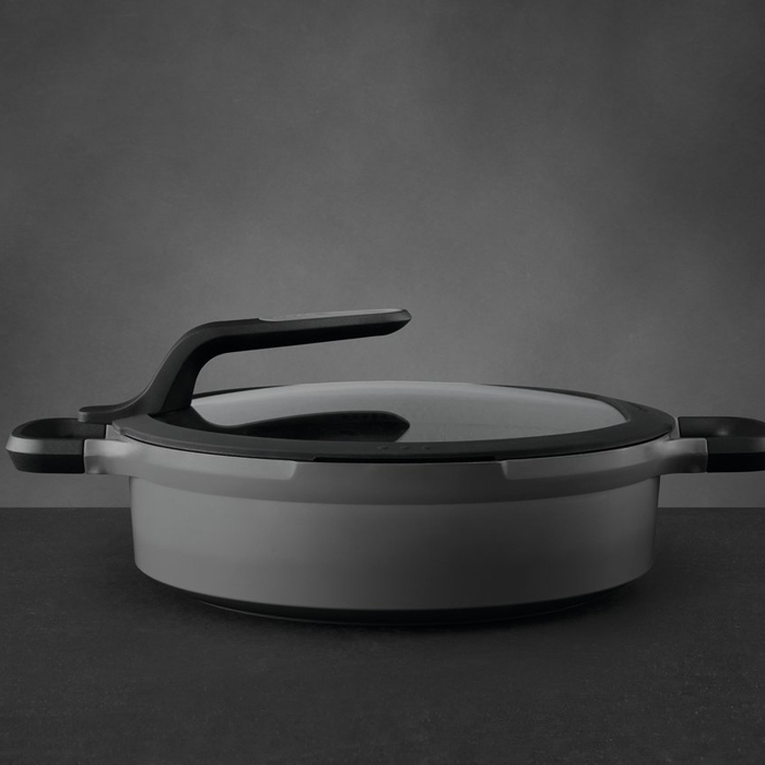 Сотейник с антипригарным покрытием BergHOFF STAY COOL, с 2-мя ручками, серый, диам. 28 см, 4,6 л