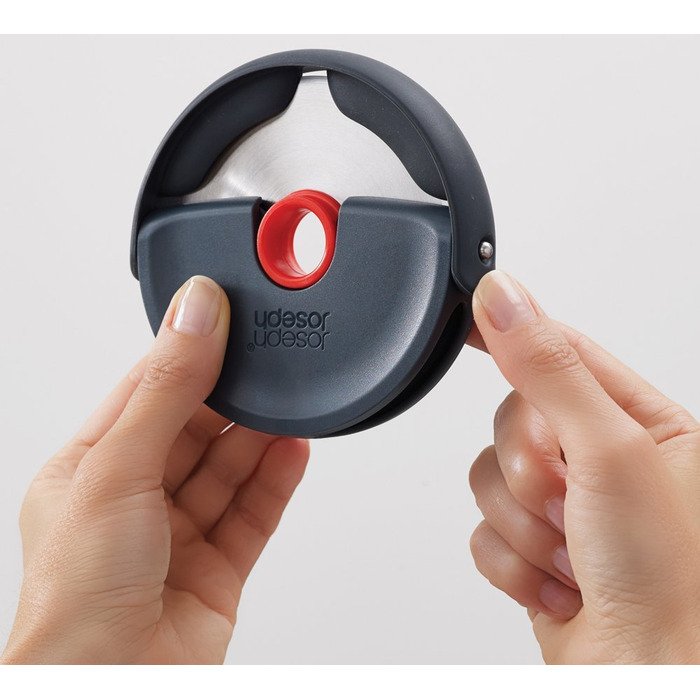 Нож для пиццы серый Disc Joseph Joseph