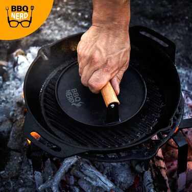 Чавунний прес для м'яса 18 см з дерев'яною ручкою, круглий BBQ Nerd
