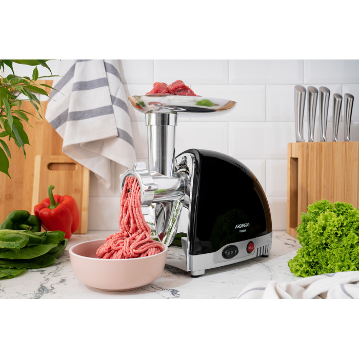 ARDESTO М'ясорубка, 1800Вт, продук.-2кг/хв, 3 решітки + для ковб., кеббе, 4 терки, пластик, чорно-сріблястий