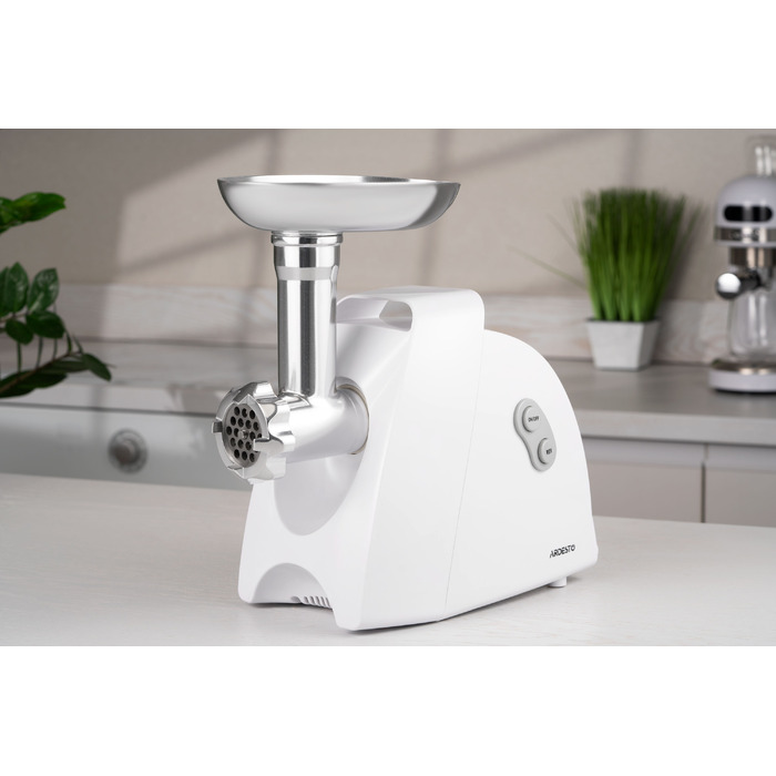 ARDESTO М'ясорубка, 1900Вт, 1.8кг/хв, 3 решітки, насадка для ковбас, кеббе, 4 терки, пластик, білий