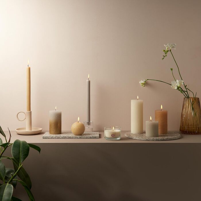 Свічки Bolsius Rustic Pillar - Оливково-зелені - Набір з 4 шт. - Декоративні побутові свічки - Час горіння 60 годин - Без запаху - Натуральний рослинний віск - Без пальмової олії - Оливково-зелені (8 x 7 см, світло-сірі)