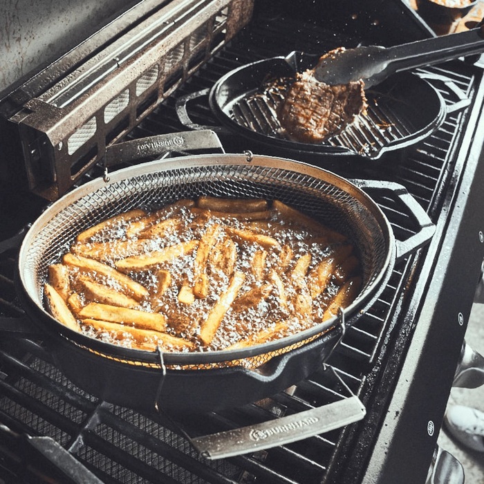 Жаровня чавунна з кришкою та кошиком для смаження Burnhard