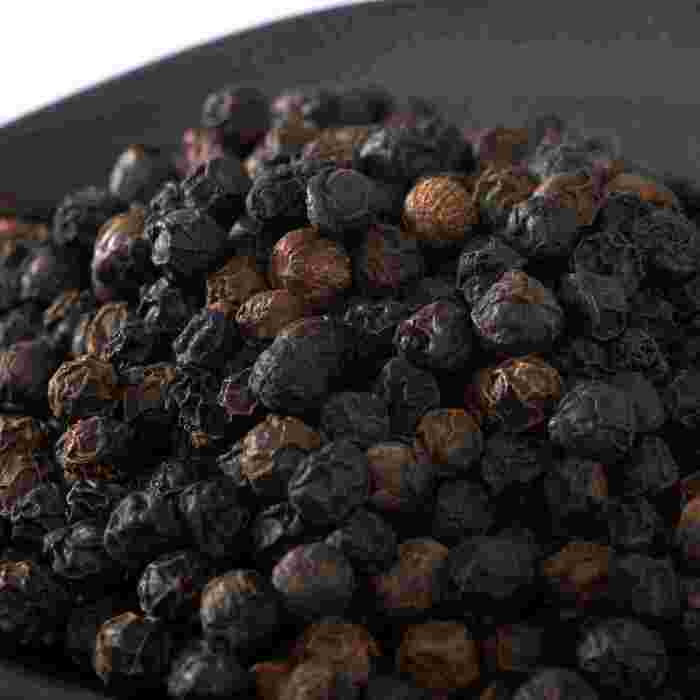 Кампотський перець органічний чорний 110 г в банці Gewuerze der Welt