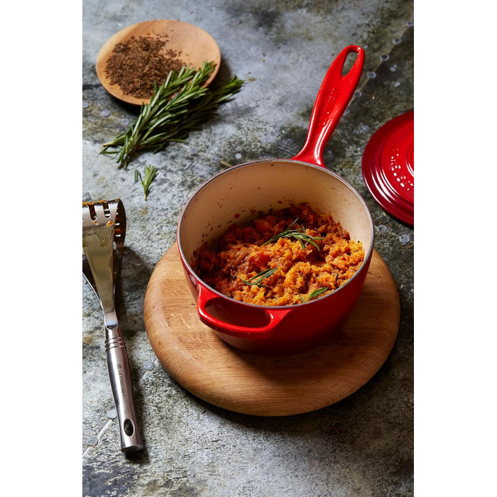 Чугунный сотейник Ø 16 см, 1,2 л с крышкой, вишнево-красный Signature Le Creuset