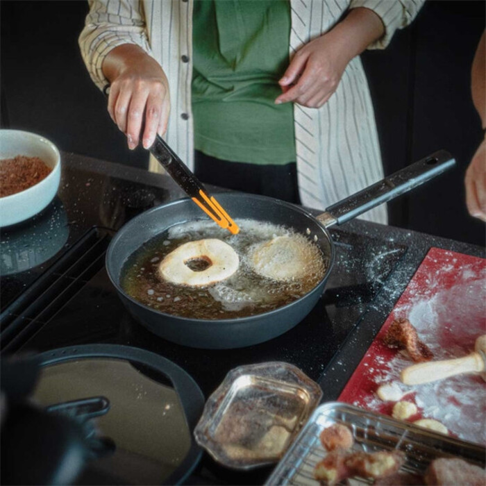 Сотейник Fiskars Hard Face 28 см (1075530)