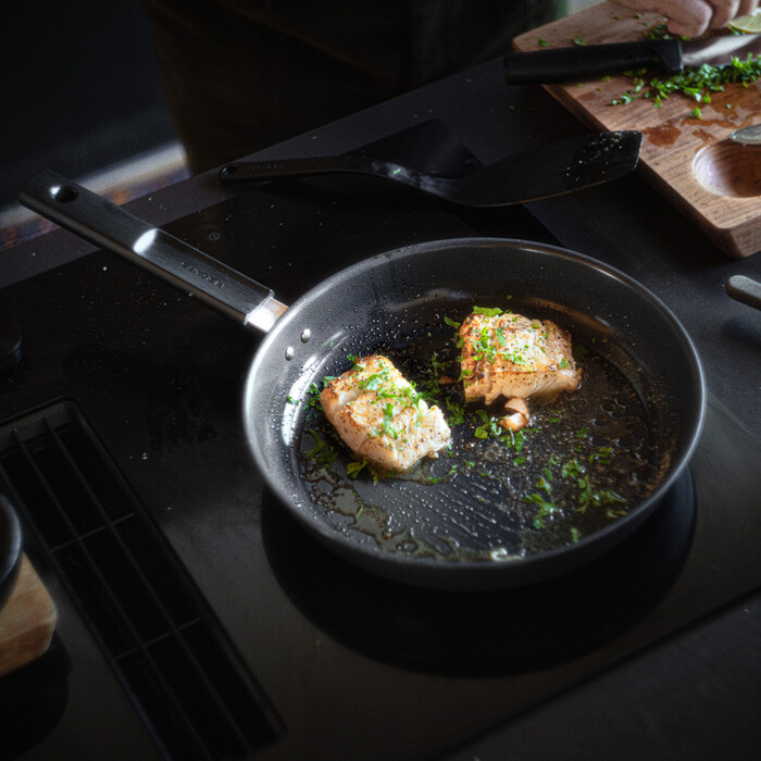 Сковорода Fiskars Hard Face 28 см (1075520)