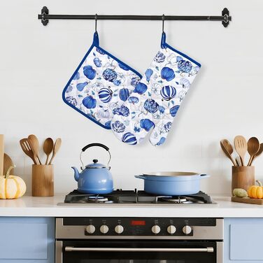 Набір з 2 різдвяних рукавиць для духовки та підставки для каструль Arquiel, 100 бавовняні кулінарні рукавички, термостійкі кухонні рукавички для приготування їжі, різдвяні подарунки для жінок (синій гарбуз, рукавичка для духовки підставка для каструль)