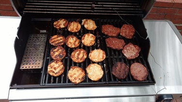 Weber 7576 Универсальный ящик для курительной стружки Код: 005538