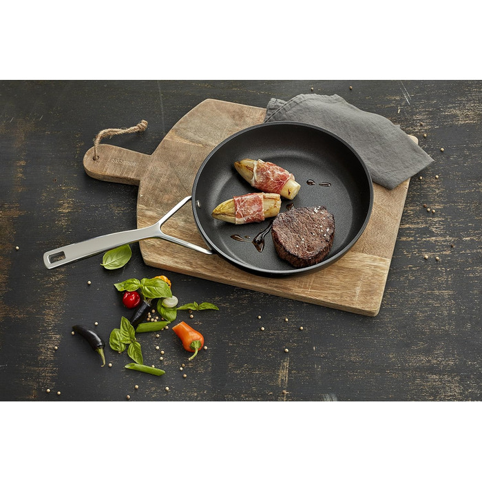 Сковорода 32 см з антипригарним покриттям Demeyere