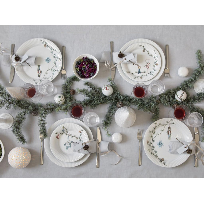 Тарелка глубокая 21 см, белая с акварельной росписью Christmas Hammershøi Kähler