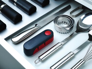 Точилка для ножів сіро-червона Rota Joseph Joseph