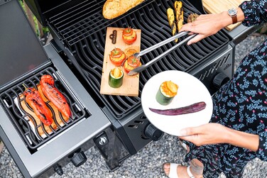 Газовый гриль Napoleon Freestyle 425 с боковой конфоркой Sizzle Zone, графитовый F425SIBPGT-RU Код: 010092