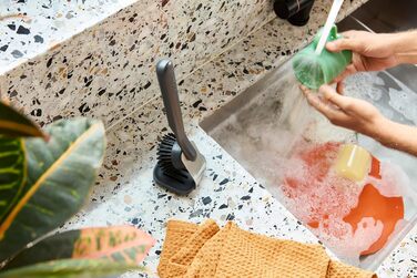 Щітка для миття посуду з металевою підставкою 28x9,2x9 см Joseph Joseph