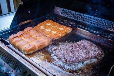 Планча з нержавіючої сталі для газових грилів Napoleon Rogue 525/Prestige/Pro/700 Series 56094 Код: 013230