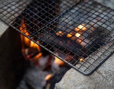 Титановая решетка для приготовления пищи Решетка для гриля на открытом воздухе Древесный уголь Барбекю Сетка Гриль Пластина Сверхлегкая охлаждающая стойка для выпечки Тяжелая еда Приготовление пищи Обжарка Кухонная утварь и подвесная цепь для кемпинга на 