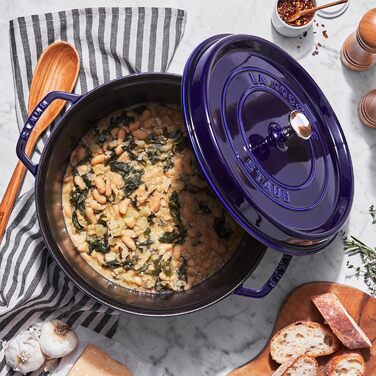 Чавунна каструля/кокотниця STAUB, кругла, 8,35 л, функція Ароматичний дощ для оптимального зволоження, для всіх типів варильних поверхонь, включаючи індукційні та духові шафи, (темно-синя, 28 см)