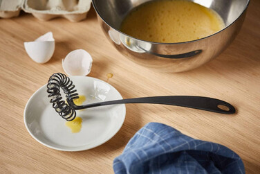 Вінчик спіральний Fiskars Essential 35,5 см (1065596)