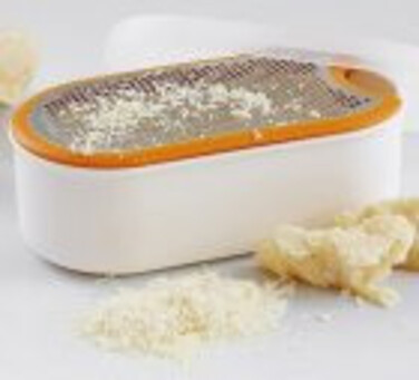 Терка с контейнером белая Fiskars Functional Form (1019530)