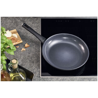 Сковорода 28 см с антипригарным покрытием Madura Plus Zwilling