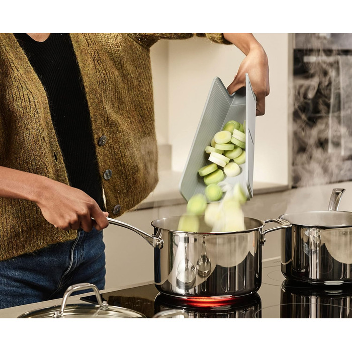 Складна обробна дошка Joseph Joseph Joseph Chop2Pot Plus з ручкою - (блідо-блакитна, середня)