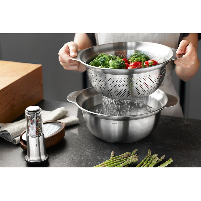 Миска з нержавіючої сталі Gefu PREMIO 23 см (28133)