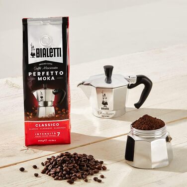 Кавоварка гейзерна 130 мл на 3 чашки з 250 г кави Moka Express Bialetti